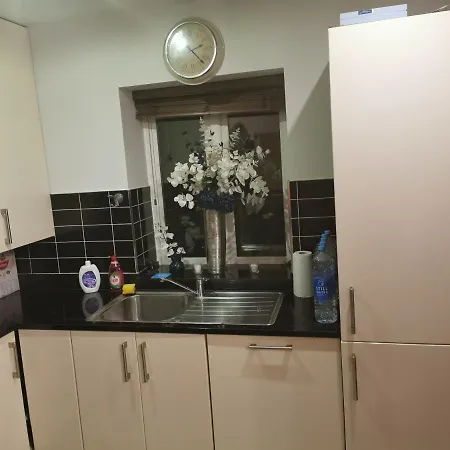 Homestay The Luxurious Blue Room. Sutton
